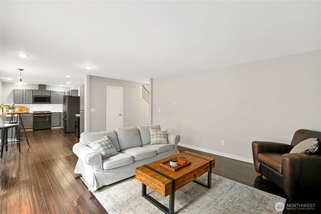 25749 Pyramid Lane NW, Poulsbo, WA 98370