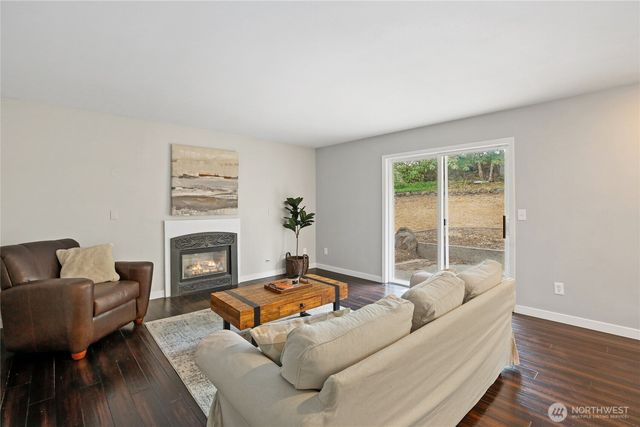 25749 Pyramid Lane NW, Poulsbo, WA 98370