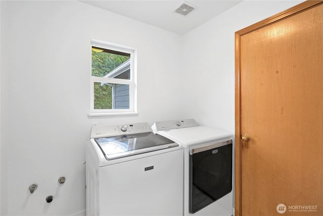 25749 Pyramid Lane NW, Poulsbo, WA 98370