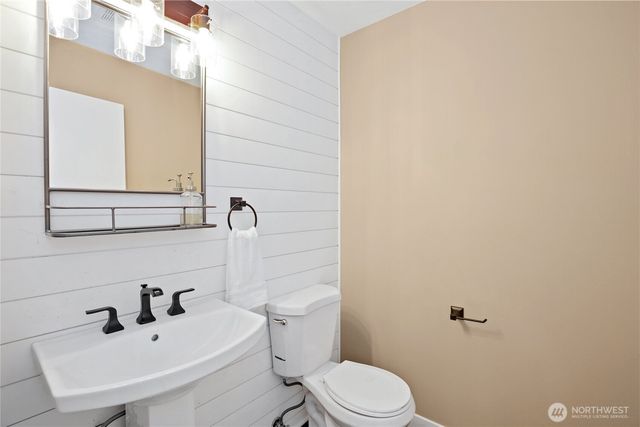 25749 Pyramid Lane NW, Poulsbo, WA 98370