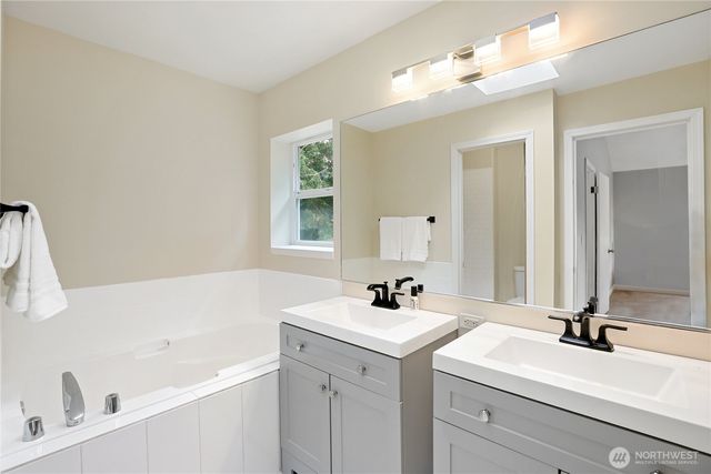 25749 Pyramid Lane NW, Poulsbo, WA 98370