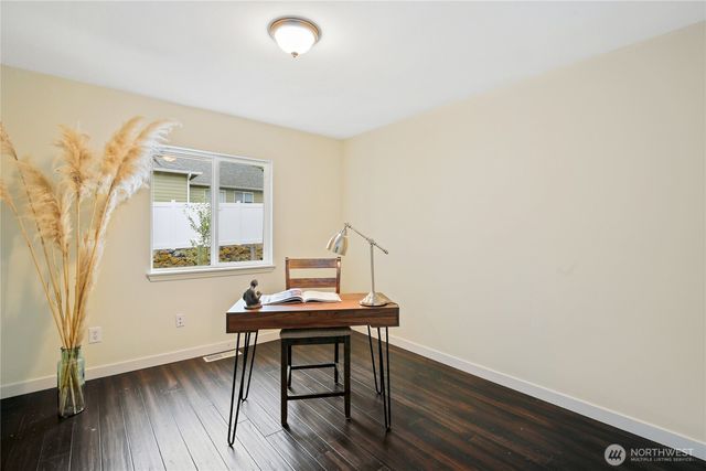 25749 Pyramid Lane NW, Poulsbo, WA 98370