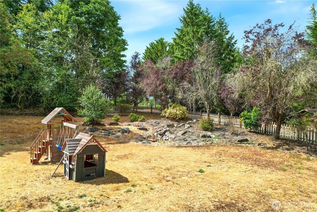 25749 Pyramid Lane NW, Poulsbo, WA 98370