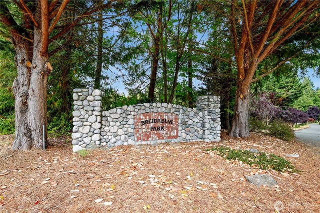 25749 Pyramid Lane NW, Poulsbo, WA 98370