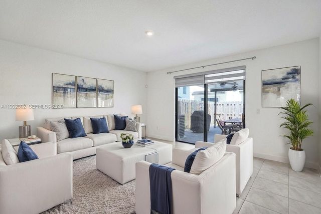 10945 SW 235th Ln, Homestead, FL 33032