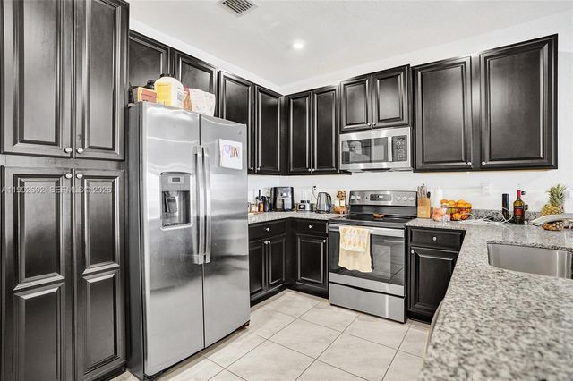 10945 SW 235th Ln, Homestead, FL 33032