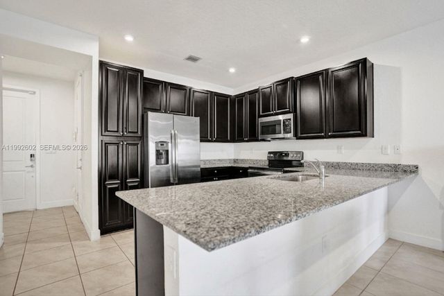 10945 SW 235th Ln, Homestead, FL 33032