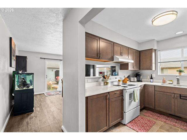 1107 ECHO HOLLOW Rd, Eugene, OR 97402