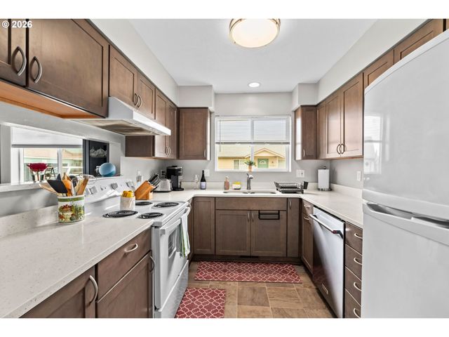 1107 ECHO HOLLOW Rd, Eugene, OR 97402