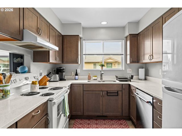 1107 ECHO HOLLOW Rd, Eugene, OR 97402