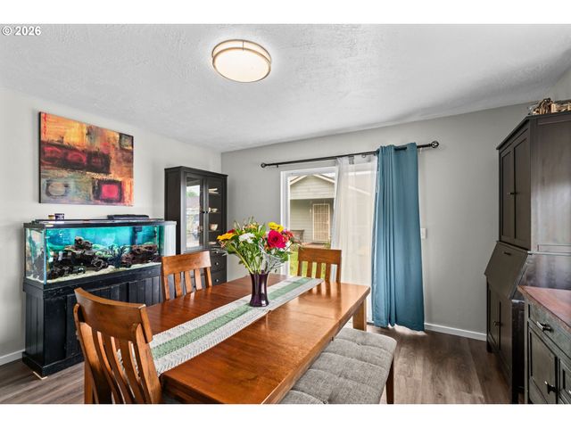 1107 ECHO HOLLOW Rd, Eugene, OR 97402