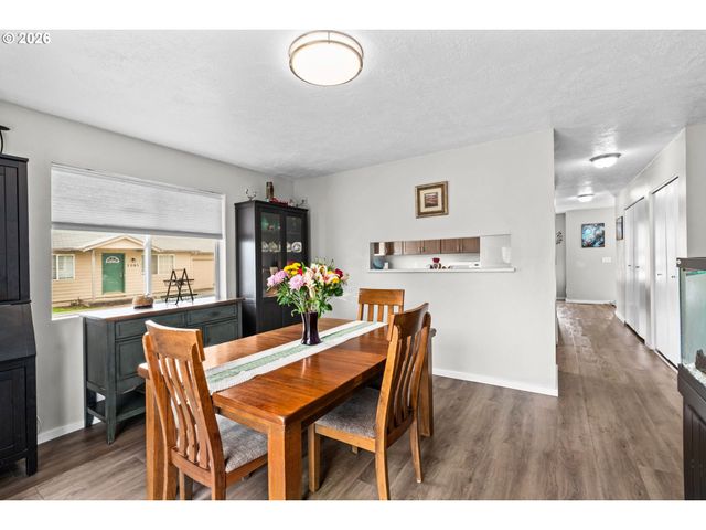 1107 ECHO HOLLOW Rd, Eugene, OR 97402
