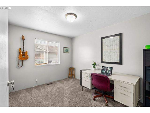 1107 ECHO HOLLOW Rd, Eugene, OR 97402