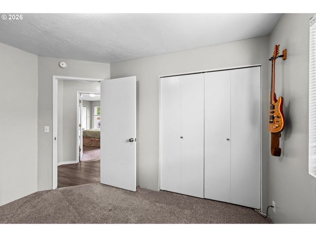 1107 ECHO HOLLOW Rd, Eugene, OR 97402