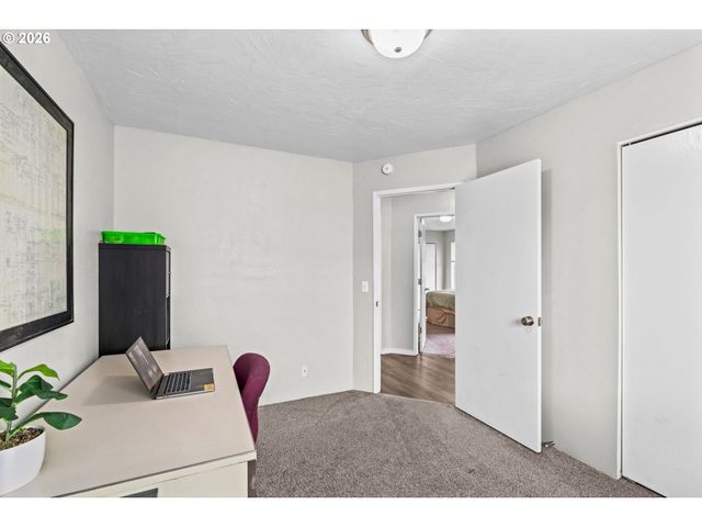 1107 ECHO HOLLOW Rd, Eugene, OR 97402