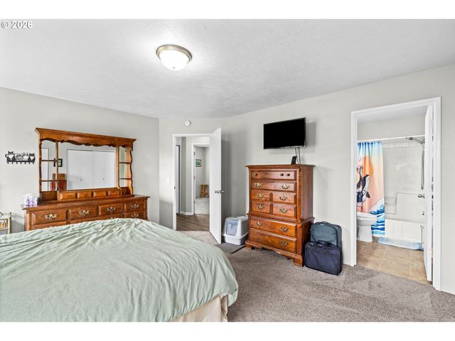 1107 ECHO HOLLOW Rd, Eugene, OR 97402