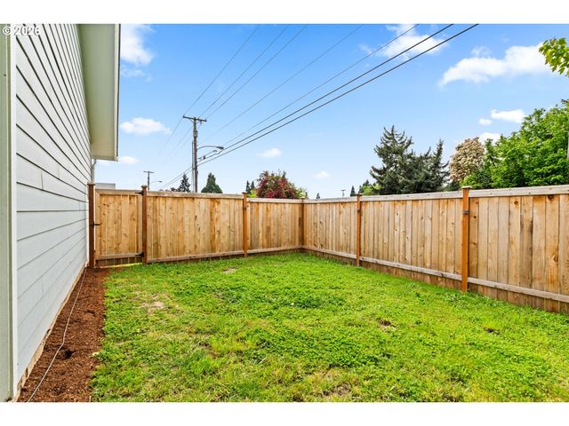 1107 ECHO HOLLOW Rd, Eugene, OR 97402