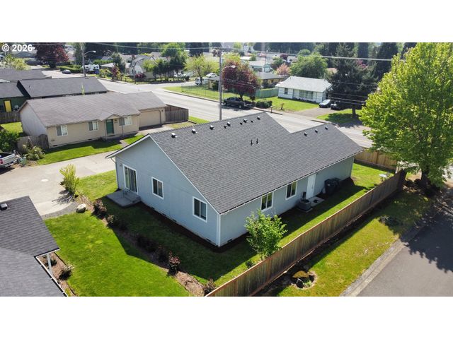1107 ECHO HOLLOW Rd, Eugene, OR 97402