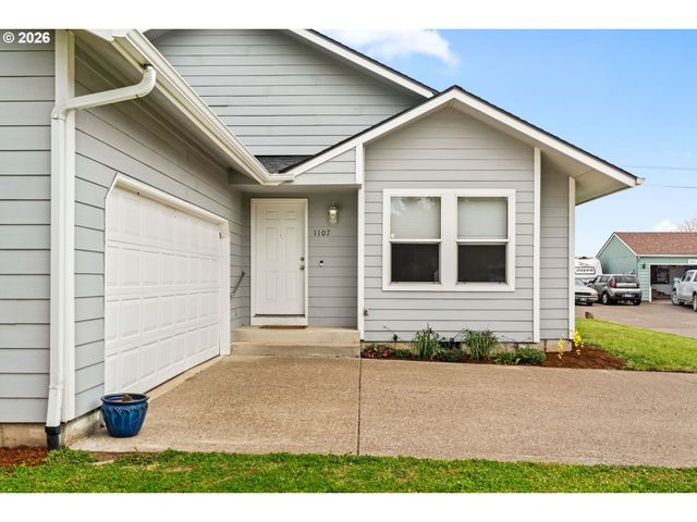 1107 ECHO HOLLOW Rd, Eugene, OR 97402