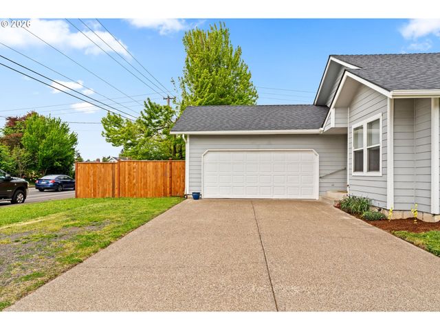 1107 ECHO HOLLOW Rd, Eugene, OR 97402