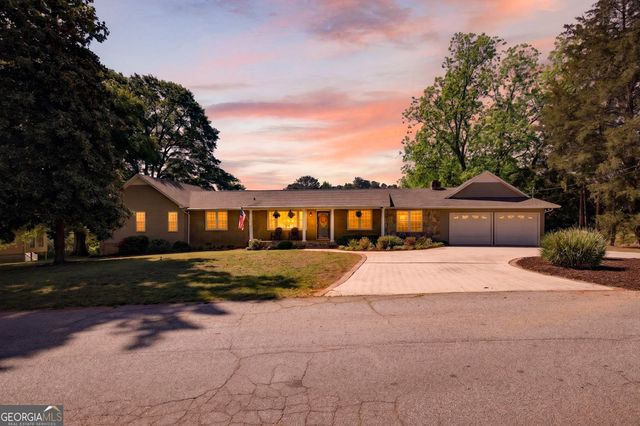 942 Powderbag Creek Road, Hartwell, GA 30643