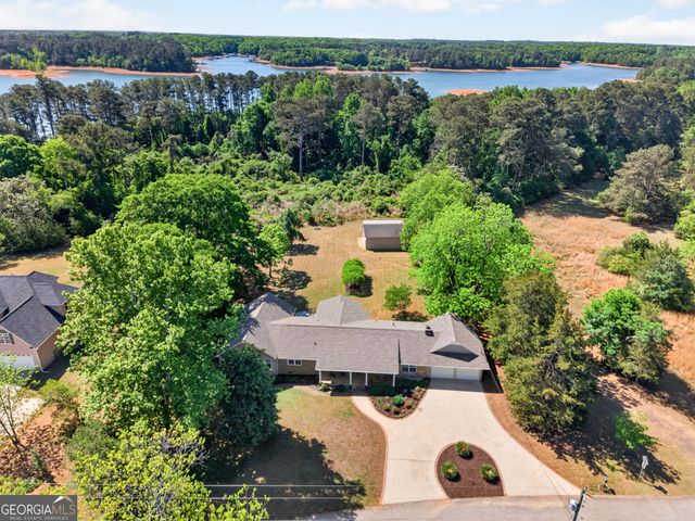 942 Powderbag Creek Road, Hartwell, GA 30643