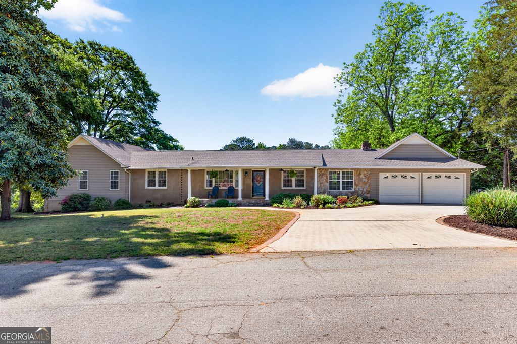 942 Powderbag Creek Road, Hartwell, GA 30643