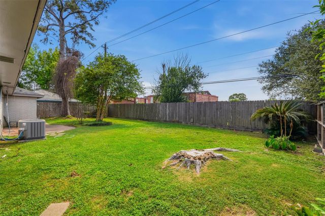 1219 Wisterwood Drive, Houston, TX 77043