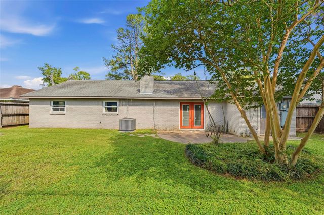 1219 Wisterwood Drive, Houston, TX 77043