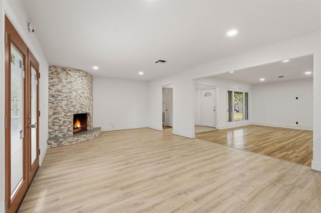 1219 Wisterwood Drive, Houston, TX 77043