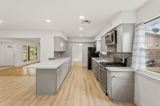 1219 Wisterwood Drive, Houston, TX 77043