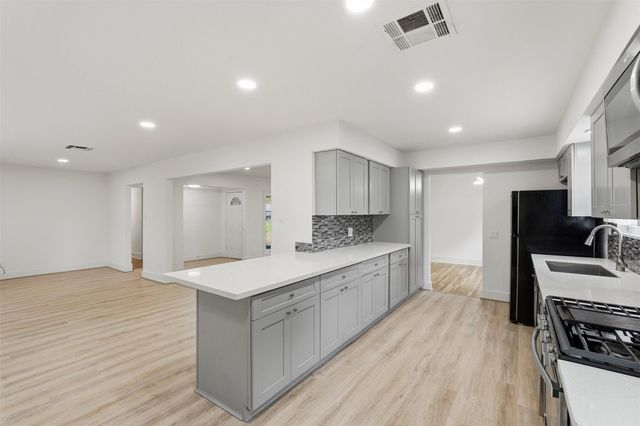 1219 Wisterwood Drive, Houston, TX 77043