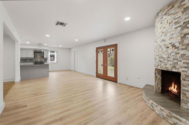 1219 Wisterwood Drive, Houston, TX 77043