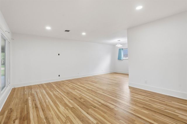 1219 Wisterwood Drive, Houston, TX 77043