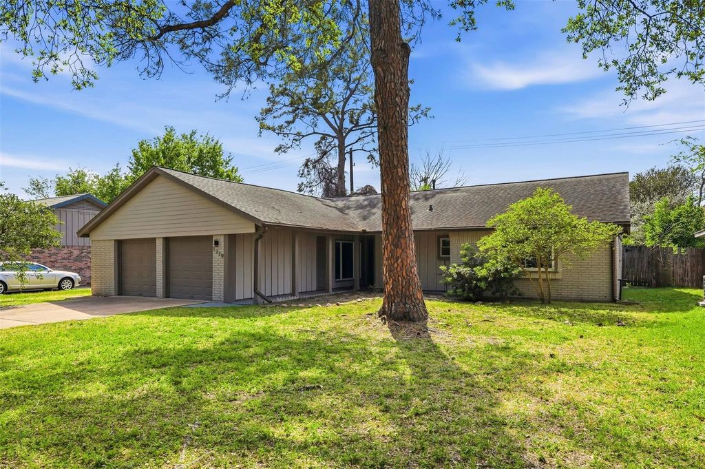 1219 Wisterwood Drive, Houston, TX 77043