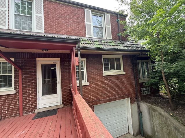 14200 S Burnham Avenue, Chicago, IL 60633