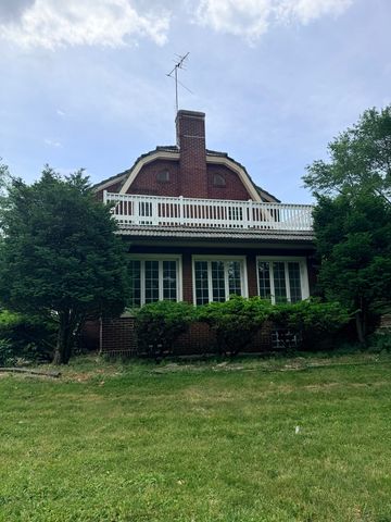 14200 S Burnham Avenue, Chicago, IL 60633