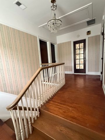 14200 S Burnham Avenue, Chicago, IL 60633