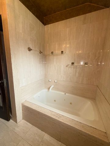 14200 S Burnham Avenue, Chicago, IL 60633
