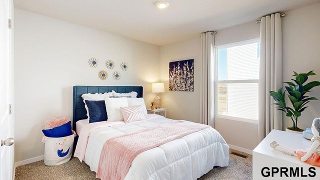 12922 S 66th Avenue, Papillion, NE 68157