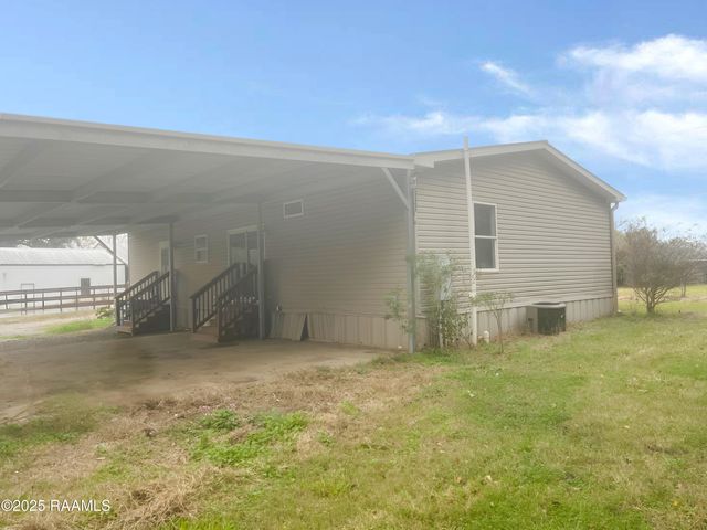 1062 Anse Broussard Highway, Breaux Bridge, LA 70517