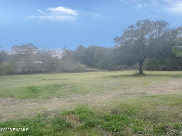 1062 Anse Broussard Highway, Breaux Bridge, LA 70517