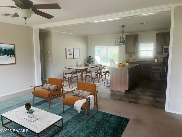 1062 Anse Broussard Highway, Breaux Bridge, LA 70517