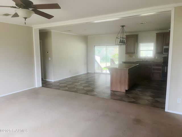 1062 Anse Broussard Highway, Breaux Bridge, LA 70517