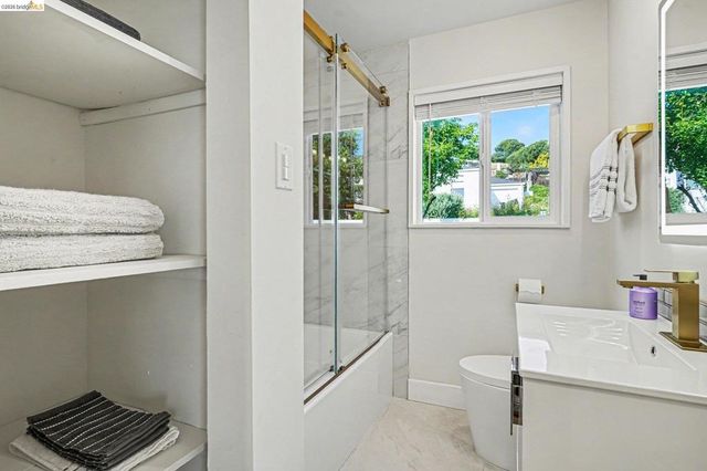 16085 Gramercy Dr, Castro Valley, CA 94578
