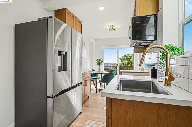 16085 Gramercy Dr, Castro Valley, CA 94578