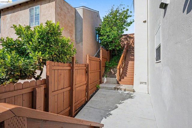 16085 Gramercy Dr, Castro Valley, CA 94578