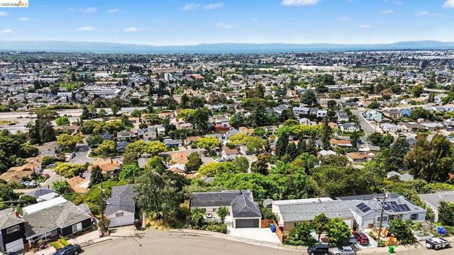 16085 Gramercy Dr, Castro Valley, CA 94578