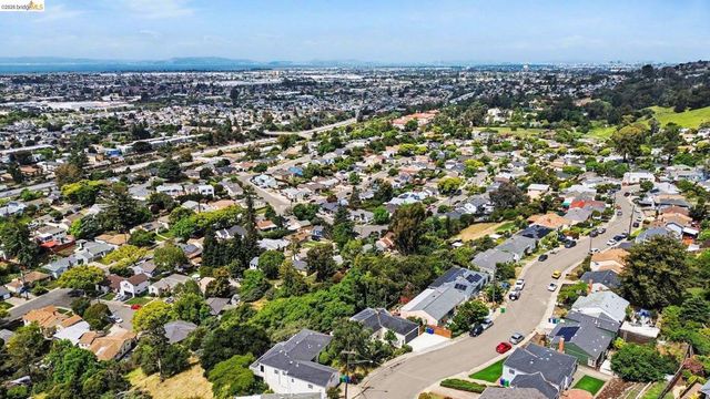 16085 Gramercy Dr, Castro Valley, CA 94578