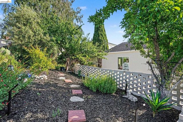 16085 Gramercy Dr, Castro Valley, CA 94578